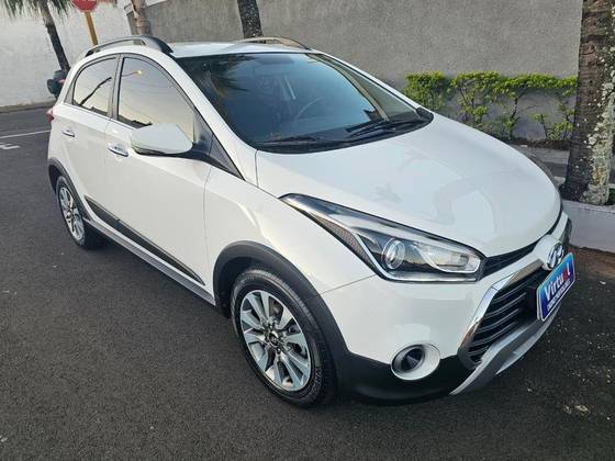 HYUNDAI HB20X 1.6 16V PREMIUM FLEX 4P AUTOMÁTICO HYUNDAI HB20X 1.6 16V PREMIUM FLEX 4P AUTOMÁTICO